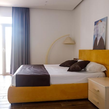 Amh Hotel Durres Exterior photo