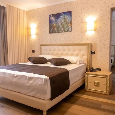 Amh Hotel Durres Exterior photo