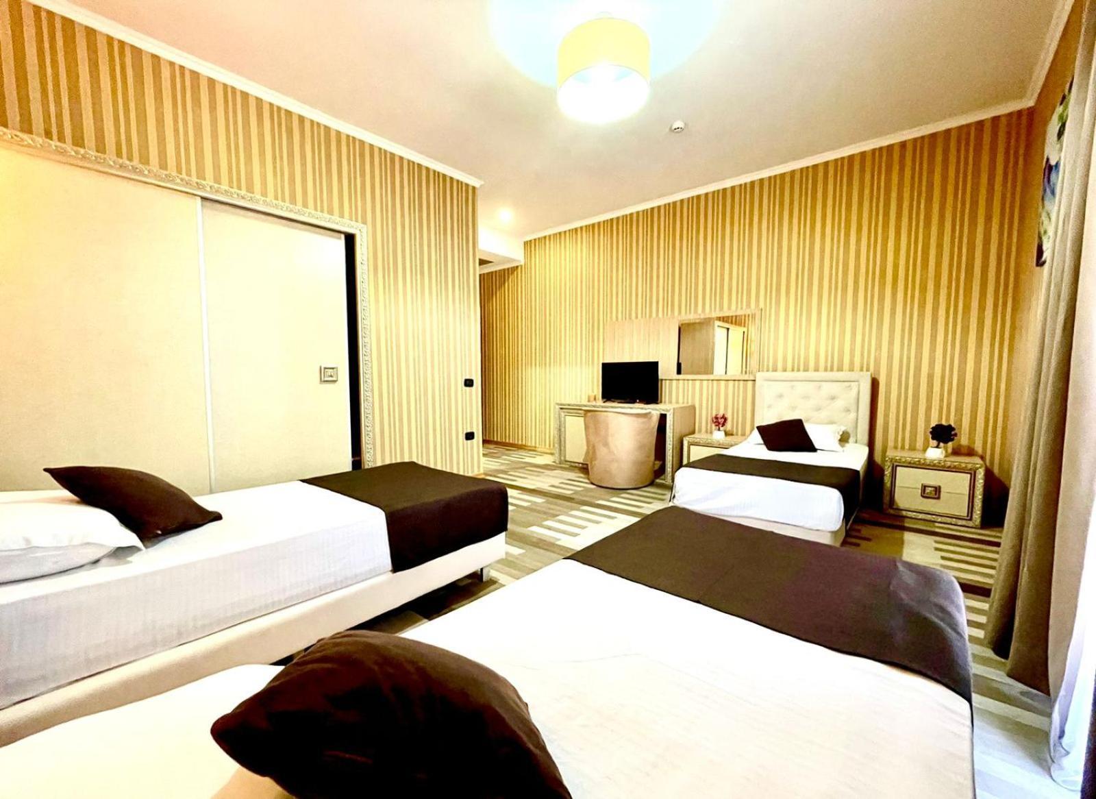 Amh Hotel Durres Exterior photo