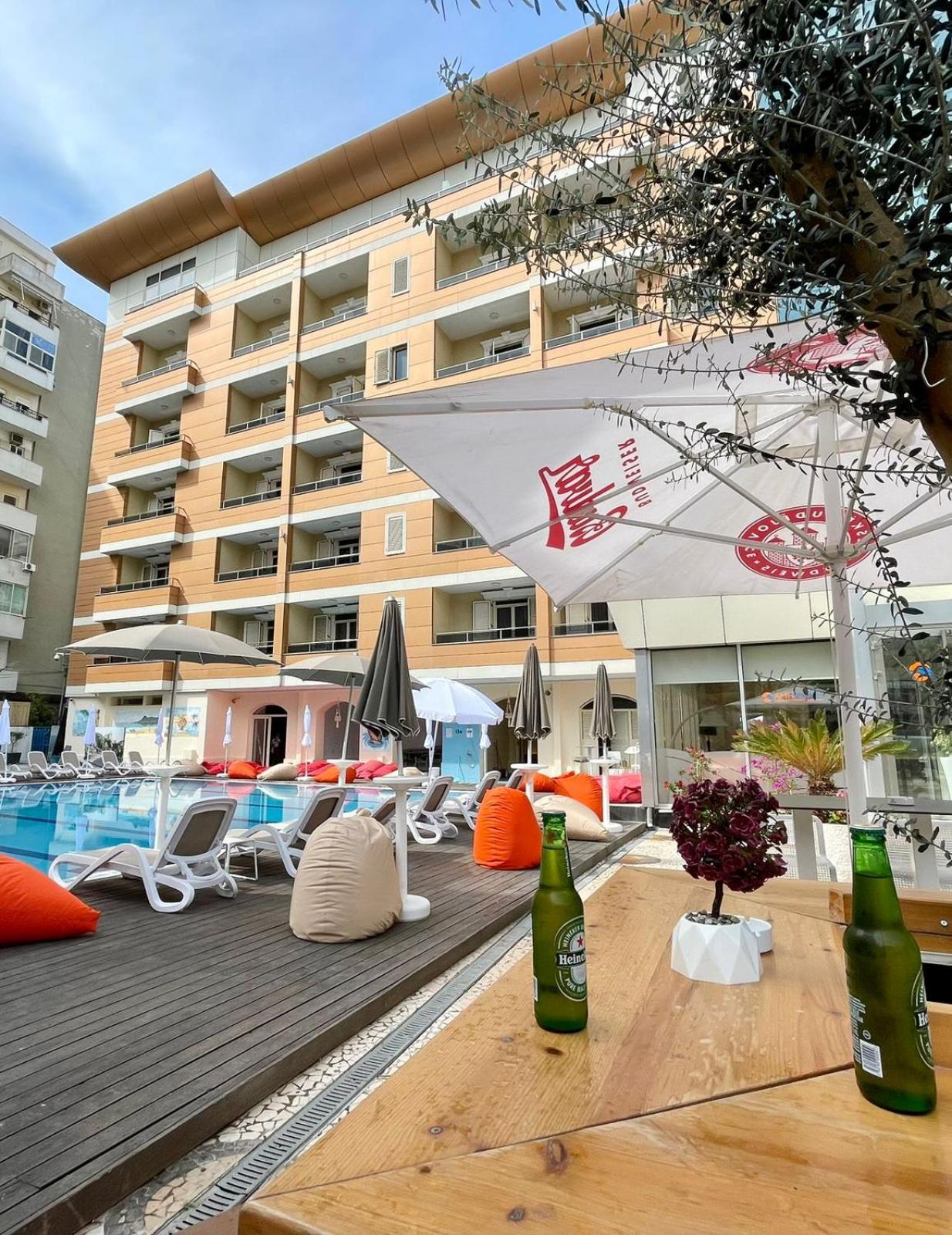Amh Hotel Durres Exterior photo